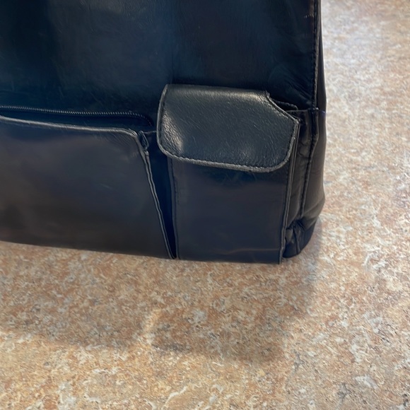 Black leather Wilson’s Leather purse - Picture 8 of 13